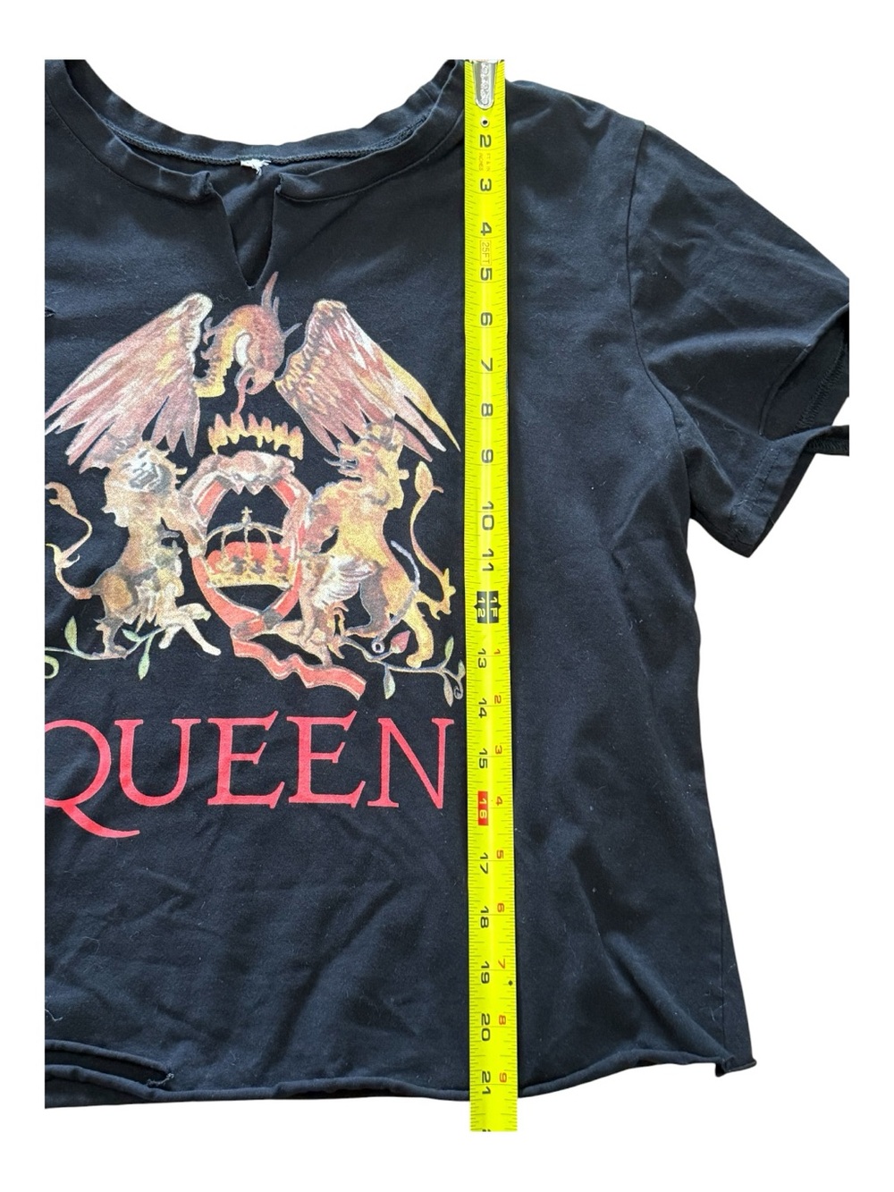 Queen Royal Crest Logo Women’s Black Ripped Grunge Band Tee Large - Picture 4 of 9